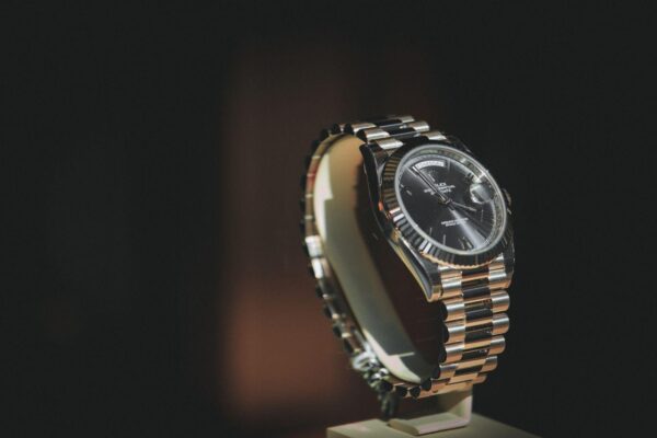 How to Spot a Fake Rolex Watch Before You Hand Over Cash