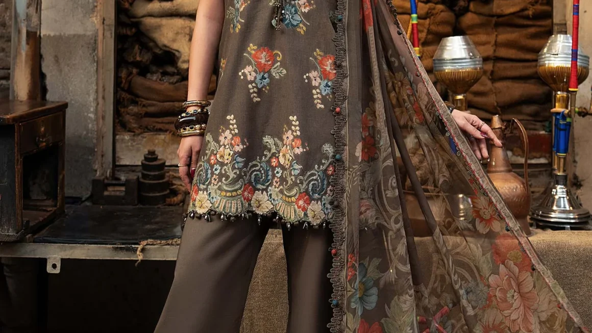Ladies Pakistani Clothes