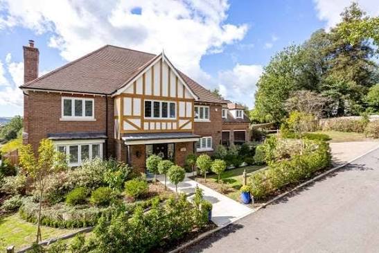 5 Best Luxury Property Agents in Brighton - Find homes with distinctive lifestyle features